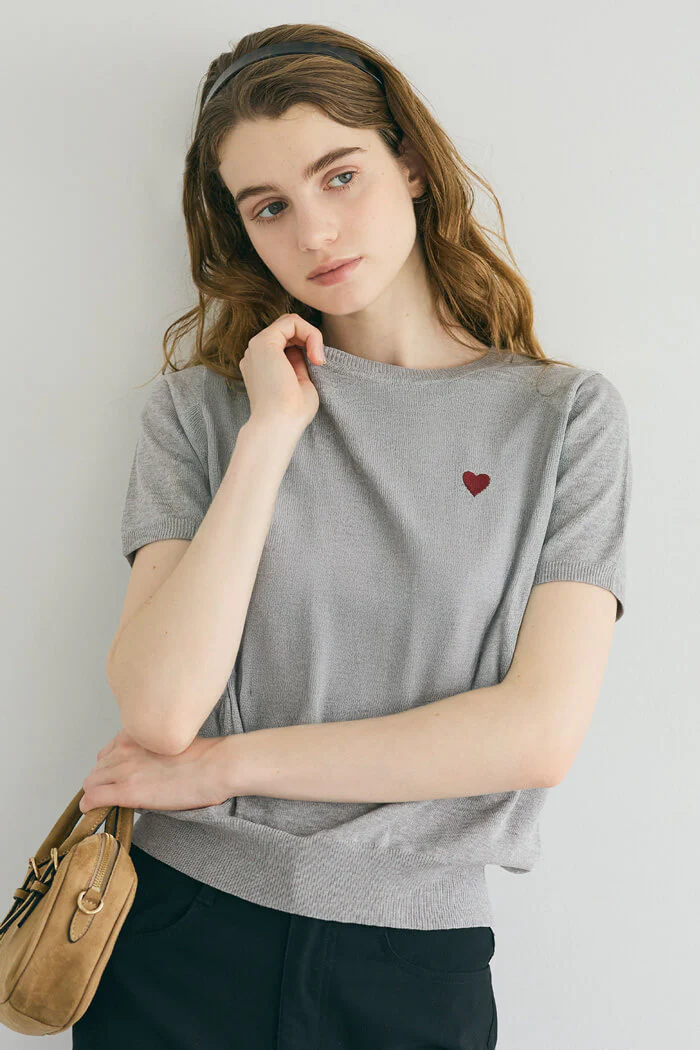 WEB限定セール ★1690円→890円シャリ感レーヨンロゴ刺繍ニット レディース メール便不可